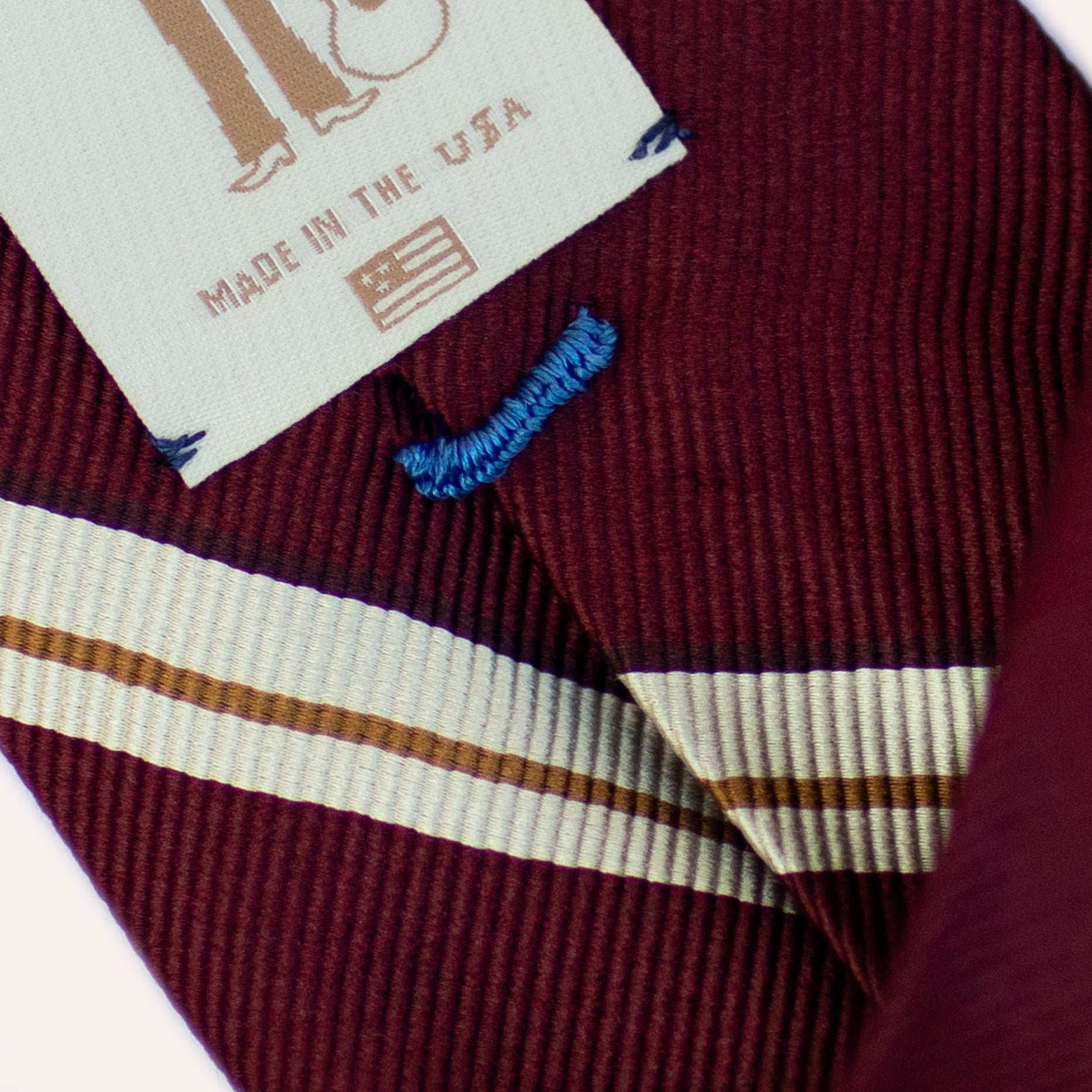 Corbata de seda laminada a mano con rayas Super Repp en rojo, crema y oro