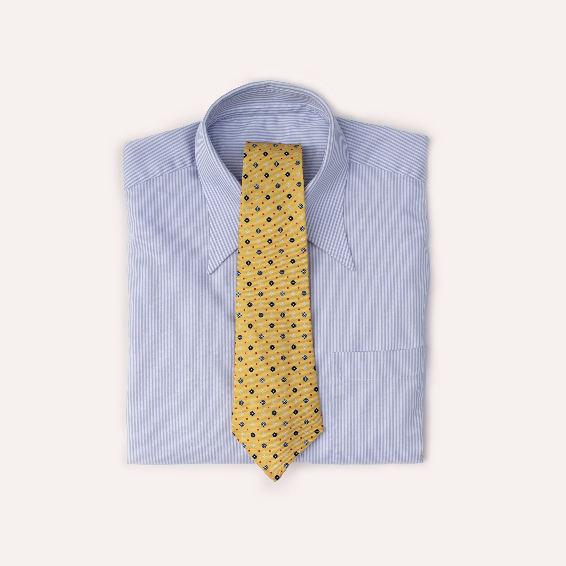 Corbata de seda laminada a mano de 36 oz con estampado de flores amarillas
